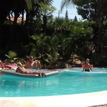 Hébergement de vacances Beautiful With A Dishwasher, Close To Restaurants *